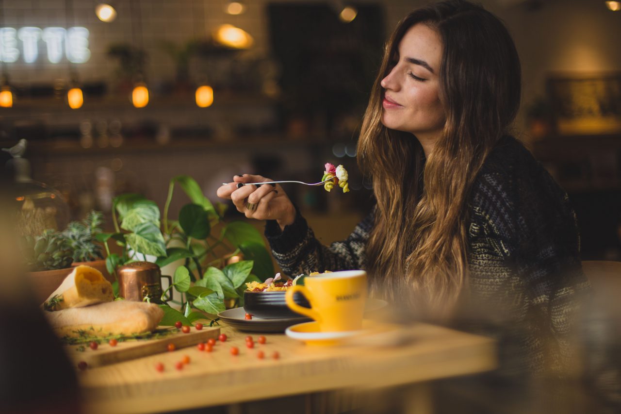 fitness goals while eating out