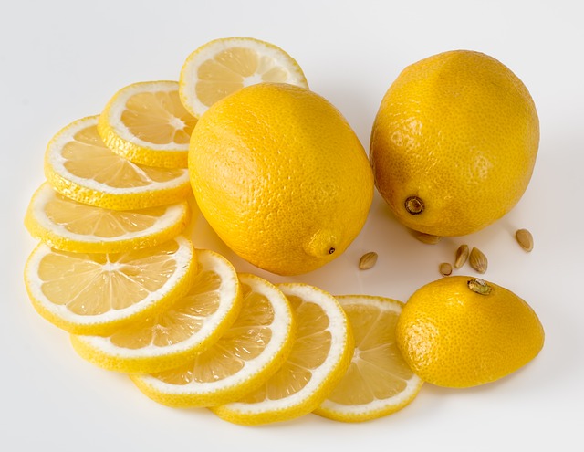 Benefits of Lemon in your water